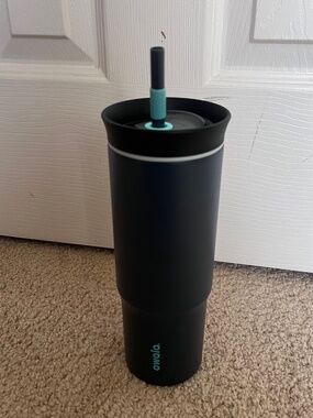 Owala 24 oz Stainless Steel Leakproof Travel Straw Tumbler in Foggy Tide